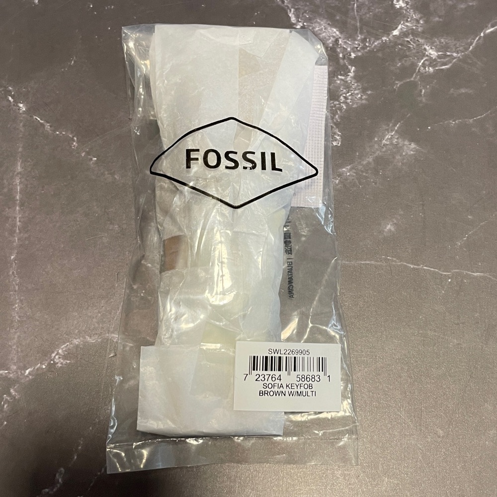Last One! Brand New Fossil Sofia Dog Keychain - Picture 3 of 5